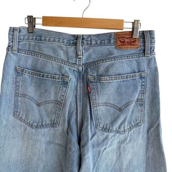 Levi's Women's Size 30x31 '94 Baggy Straight Leg & Distressed Jeans Medium Wash - Picture 6 of 9